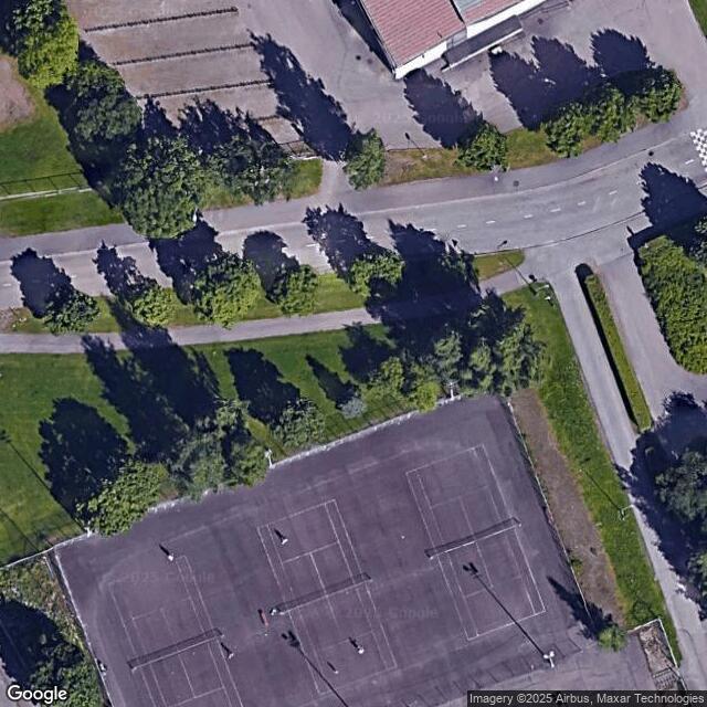 JYK -koulun liikuntasali ( 1 000m2)