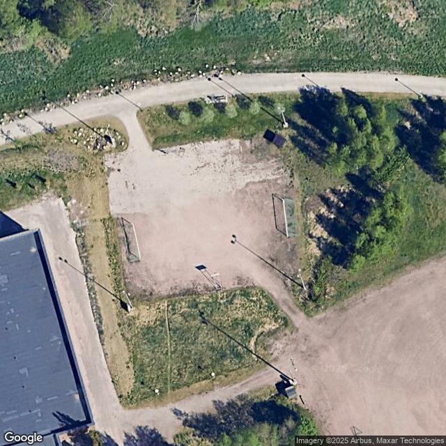 Kaivomestarin koulun hiekkakenttä 2