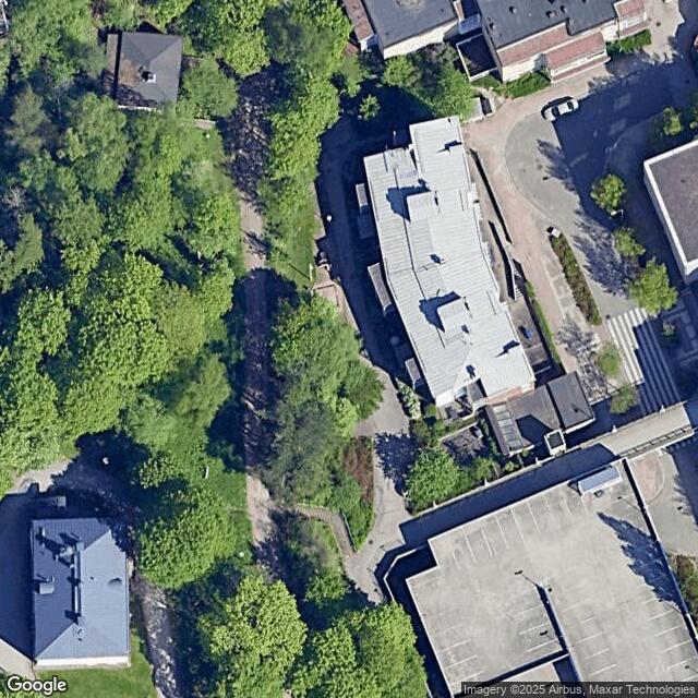 Kannusillanmäen väestösuoja / Yleisurheilun harjoitusalue