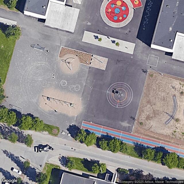 Kaukajärven koulun (länsi) kenttä