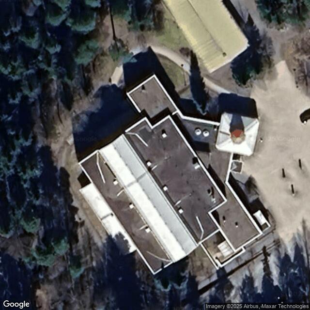 Hakkarin liikuntahallin painonnostotila
