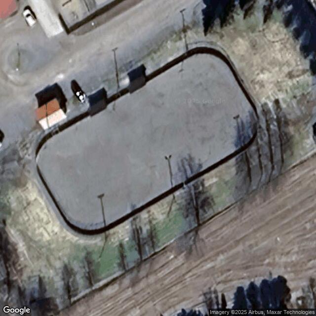 Helsingby skola, pallokenttä