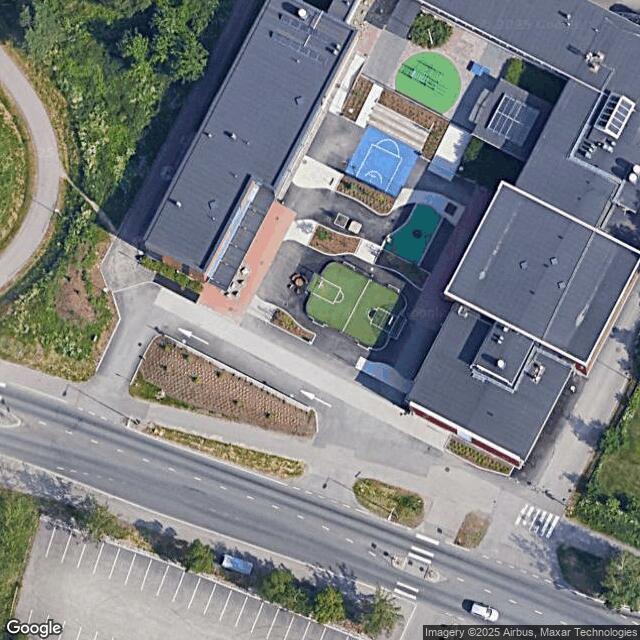 Helsinge Skolan monitoimiareena (13m x 9m)