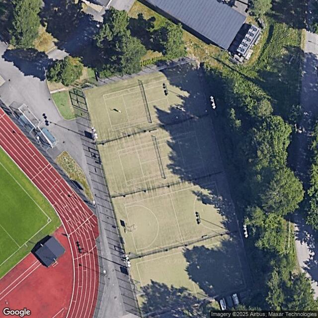 Hiekkaharjun liikuntapuiston tenniskenttä 2