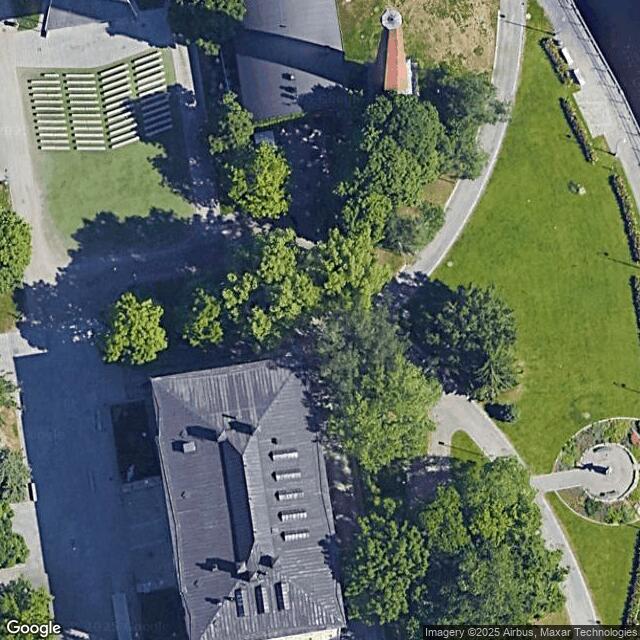 Kirjastonpuiston skeittipaikka