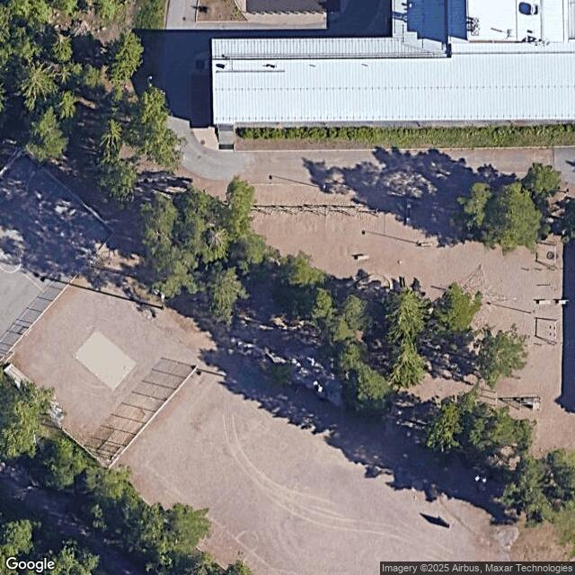 Lintuvaaran koulun ulkokuntoiluvälineet