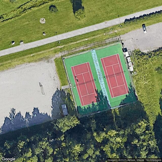 Luolavuoren tenniskenttä 2