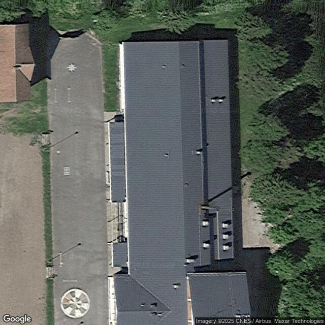Maksniemen koulun liikuntasali