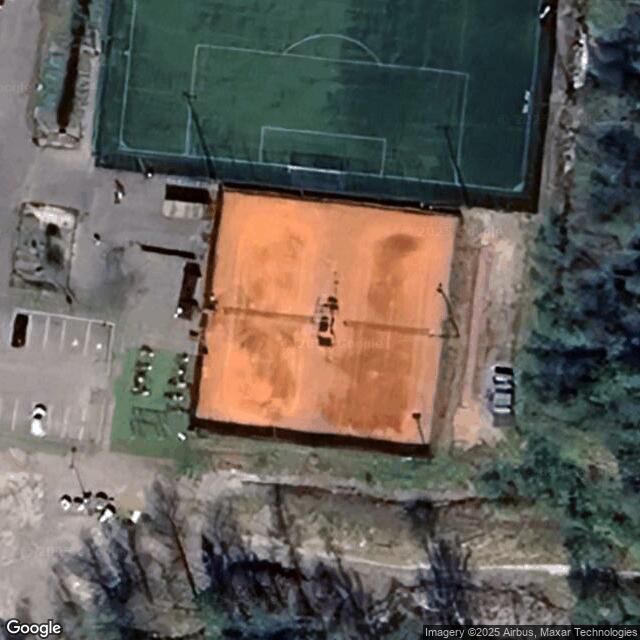Metsämaan urheilukentän ulkotenniskentät