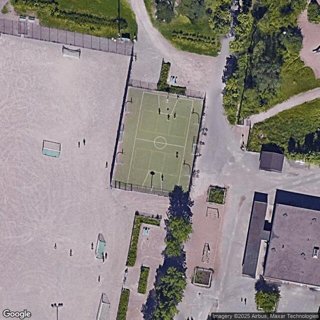 Mikkolan koulun tekonurmiareena (30x23)