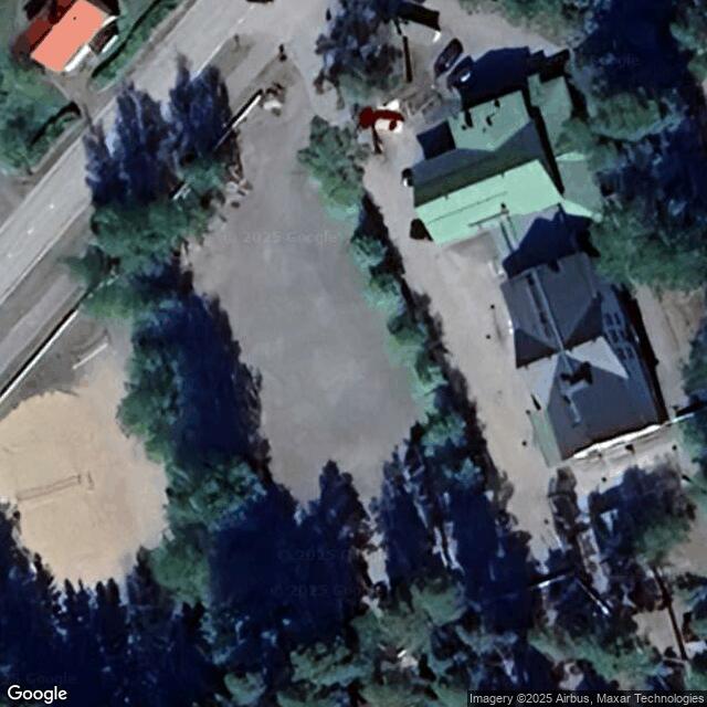 Muuratsalon päiväkoti-koulun pallokenttä