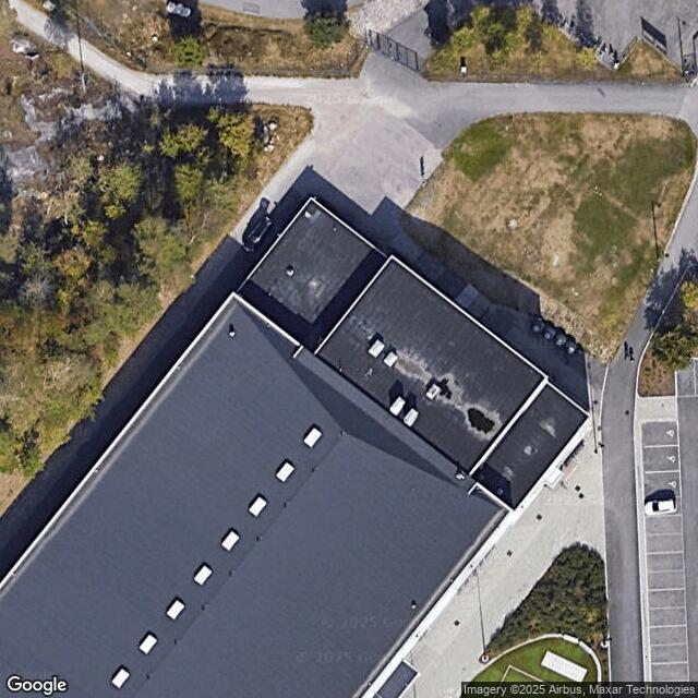 Myyrmäen jäähallin squash-kentät ja pöytätennistila
