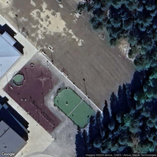 Nakertajan koulun pallokenttä