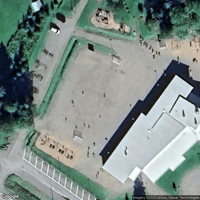 Norra Korsholms skola, hiekkakenttä