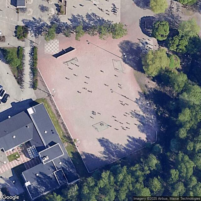 Nöykkiönlaakson koulun hiekkakenttä