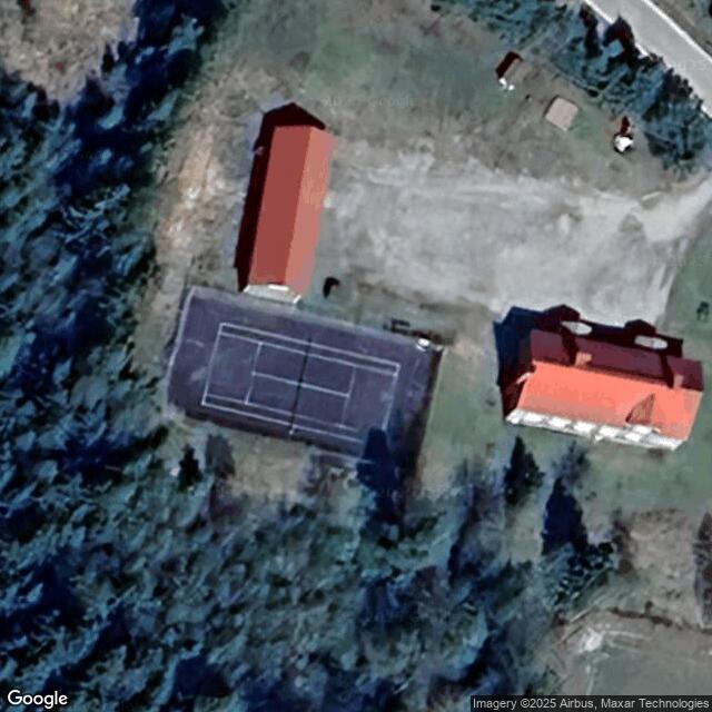 Padon Yhteistalon tenniskenttä