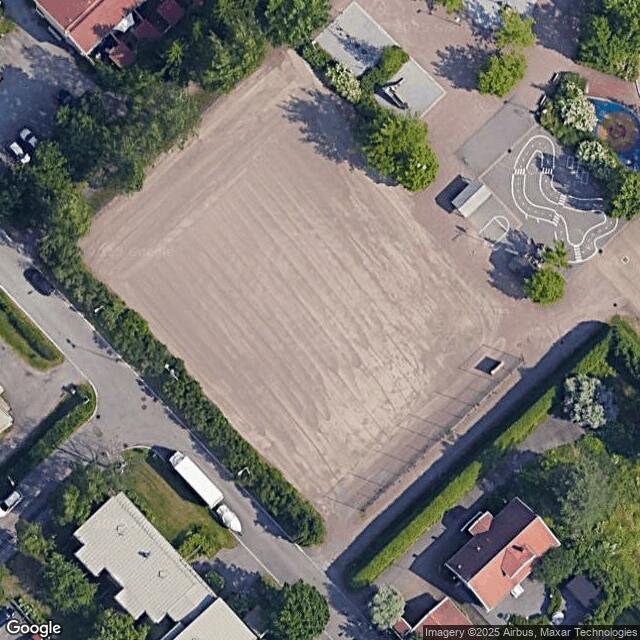 Leikkipuisto Linnunrata / Hiekkakenttä