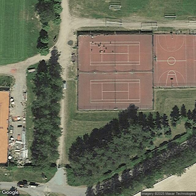 Salon urheilupuiston pleksipave-tenniskentät (2)