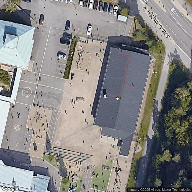 Postipuun koulun hiekkakenttä