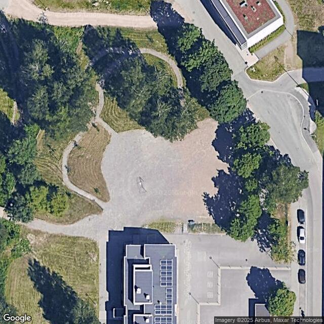 Puistopolun peruskoulu / Hiekkakenttä 1