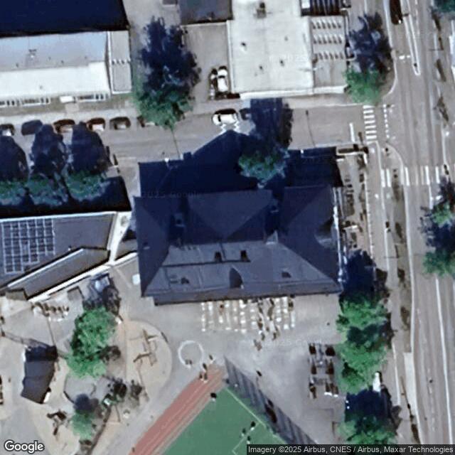 Puistokoulun liikuntasali