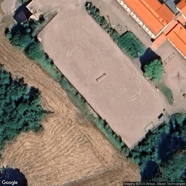 Pyhäniemen koulun pallokenttä
