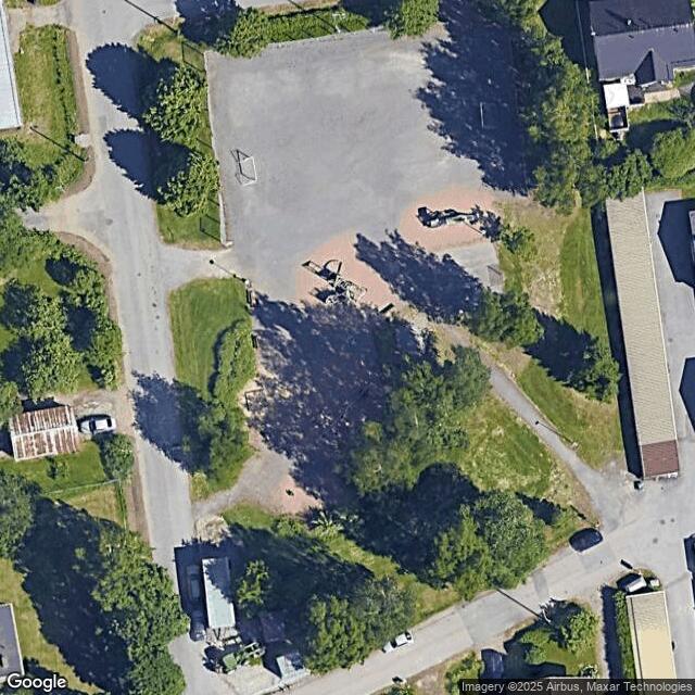 Pysäkkipuiston kenttä