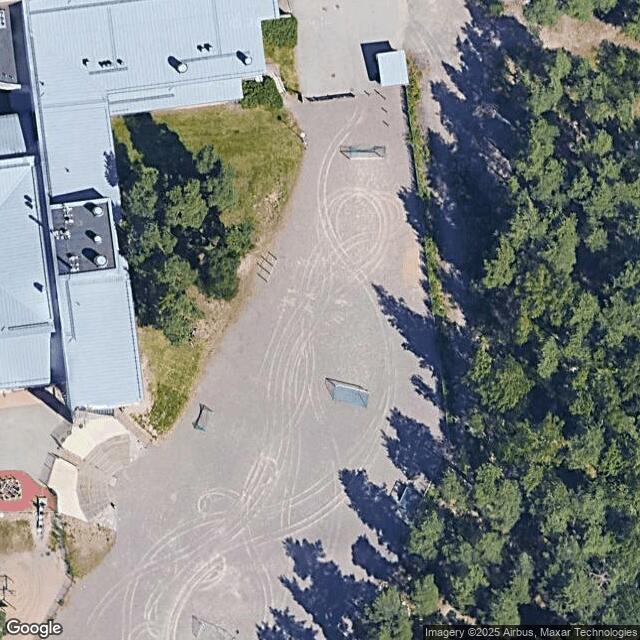 Rajakylän koulun hiekkakenttä