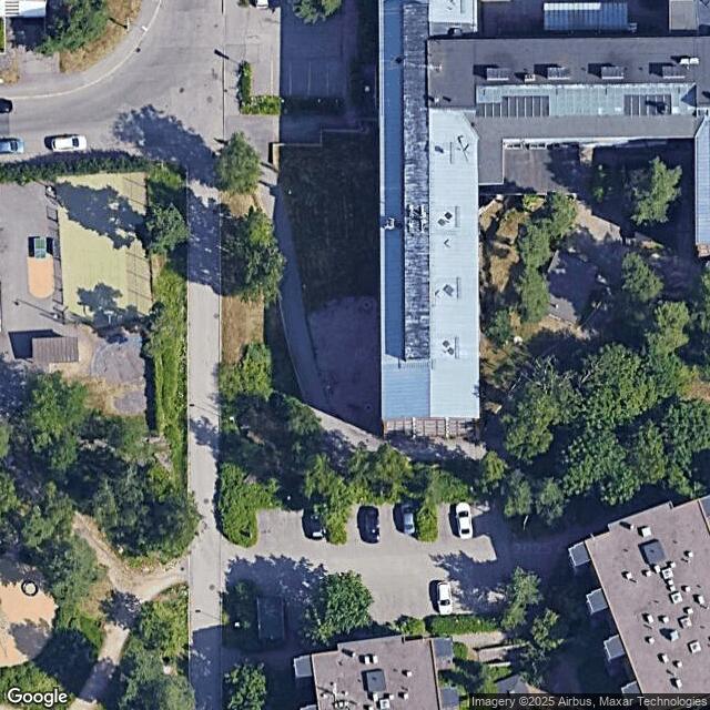 Roihuvuoren seniorikeskus / Ulkokuntoilupaikka