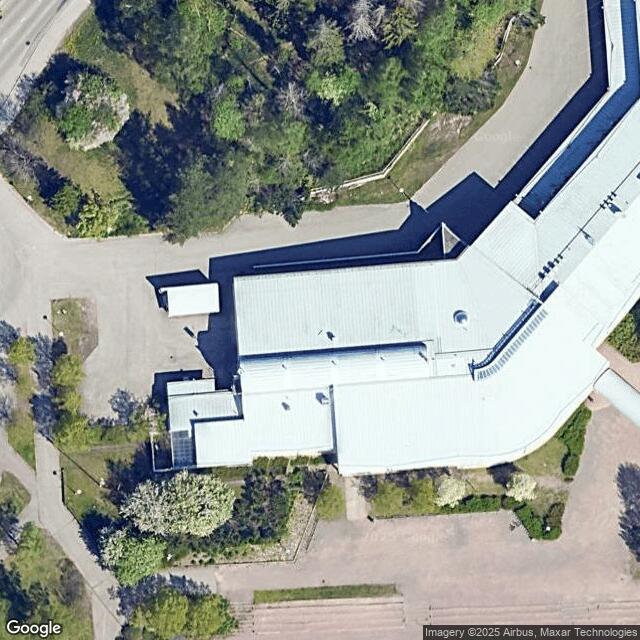 Saarnilaakson koulun liikuntasali