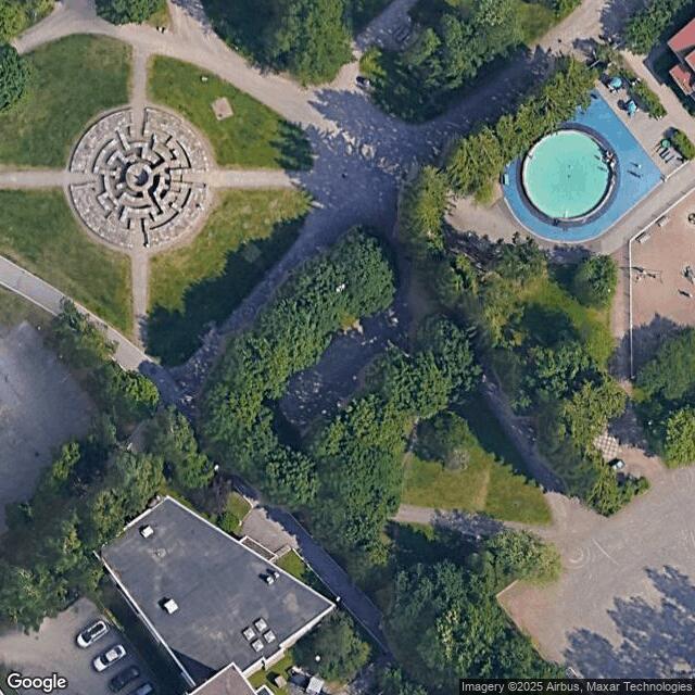 Säveltäjänpuisto / Lentopallokenttä
