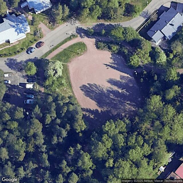 Sisarustenpuisto / Hiekkakenttä