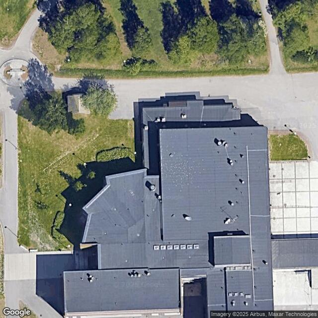 Sotungin koulun liikuntasali