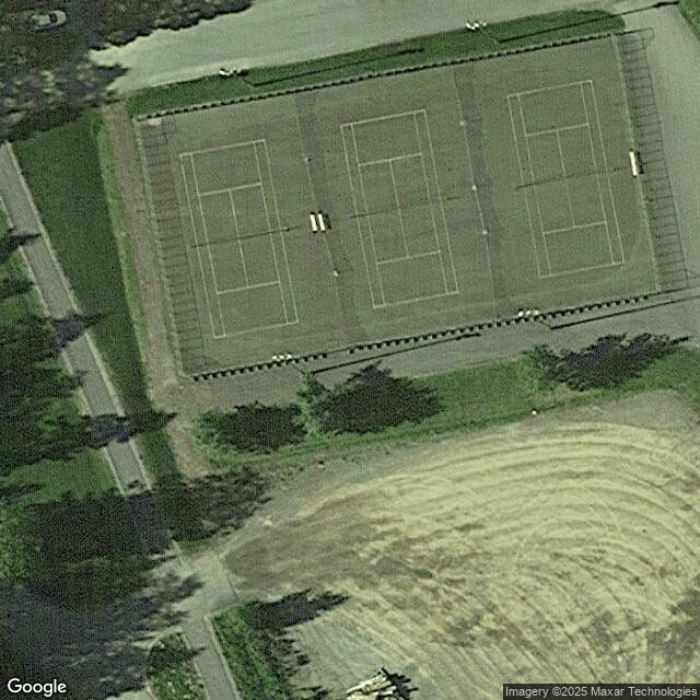 Urheilukeskuksen tenniskentät Kangasniemi