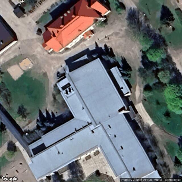 Kivenpuiston koulun liikuntasali