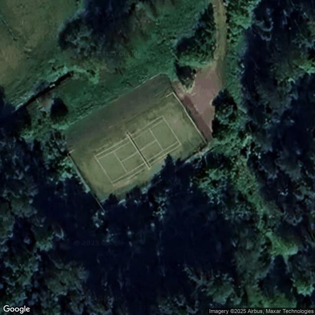 Staffaksen tenniskenttä