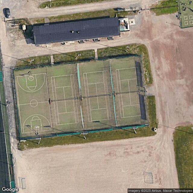 Tapulikaupungin liikuntapuisto / Tenniskenttä 2