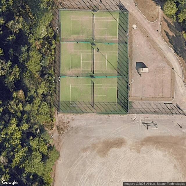 Kaivokselan liikuntapuiston tenniskenttä 1 & 3