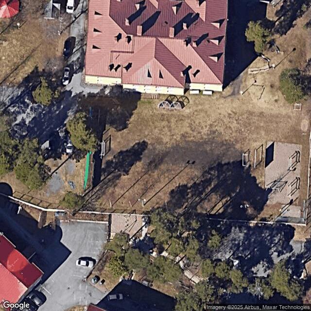 Kuulovammaisten koulun pallokenttä