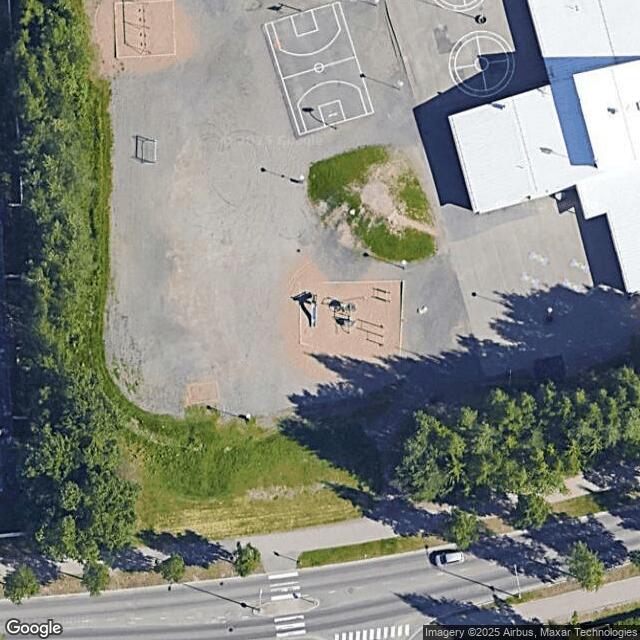 Leinolan toimintakeskuksen (itä) kenttä