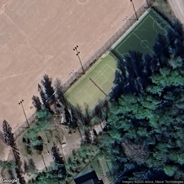 Lipunkantajan tenniskenttä