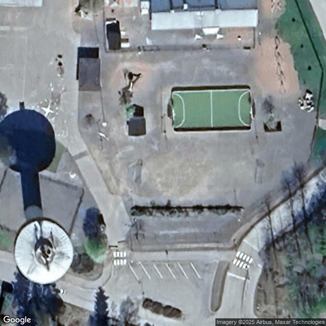 Tulkkilan koulun hiekkakenttä