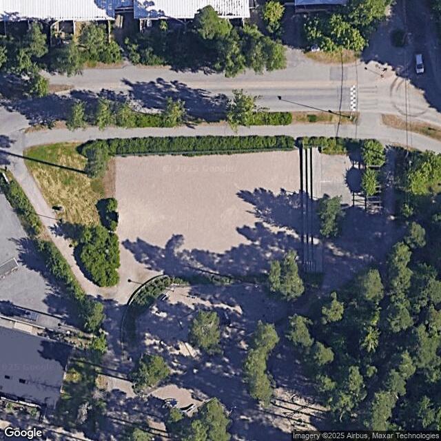 Tikanpuiston hiekkakenttä