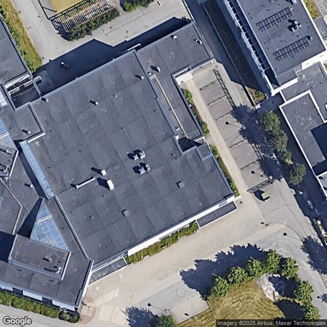 Tikkurilan lukion liikuntasali