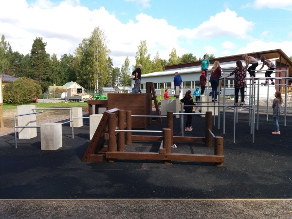 Toivakan koulukeskuksen parkour-puisto