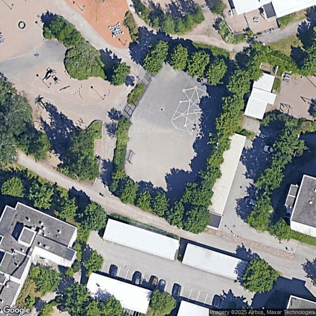 Ullaksenpuisto / Hiekkakenttä