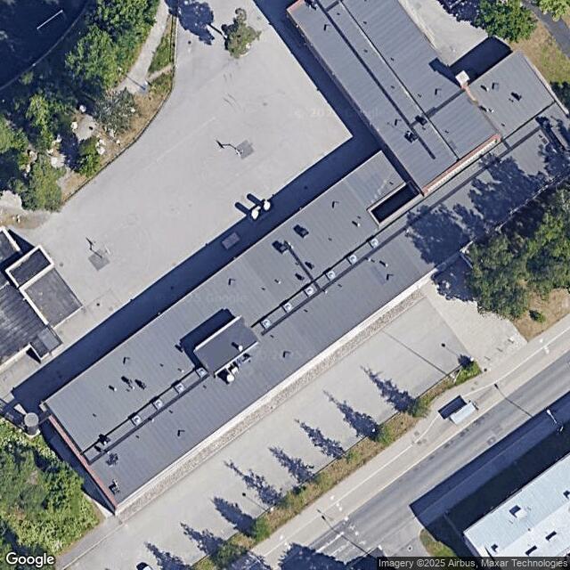 Vartiokylän yläasteen koulu / Liikuntasali