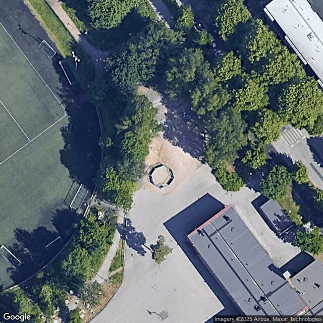 Vartiokylän yläasteen koulu / Lähiliikuntapaikka