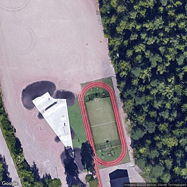 Vaunukankaan koulun ulkokuntoiluvälineet