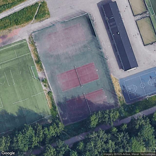 Vesalan liikuntapuisto / Tenniskenttä 2